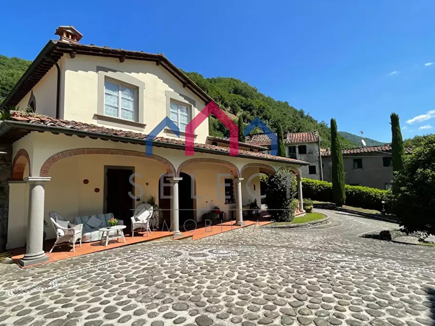 Immagine 12 di Villa in vendita  a Bagni Di Lucca
