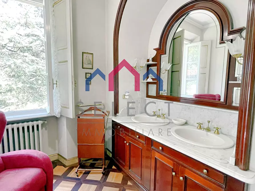 Immagine 36 di Villa in vendita  a Bagni Di Lucca