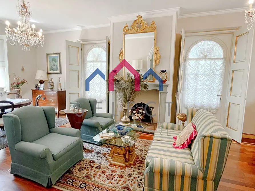 Immagine 21 di Villa in vendita  a Bagni Di Lucca