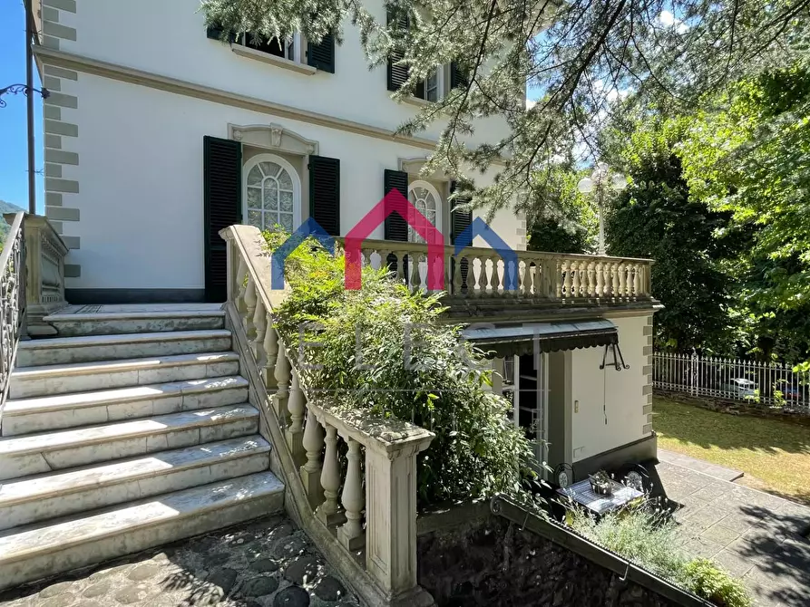 Immagine 9 di Villa in vendita  a Bagni Di Lucca