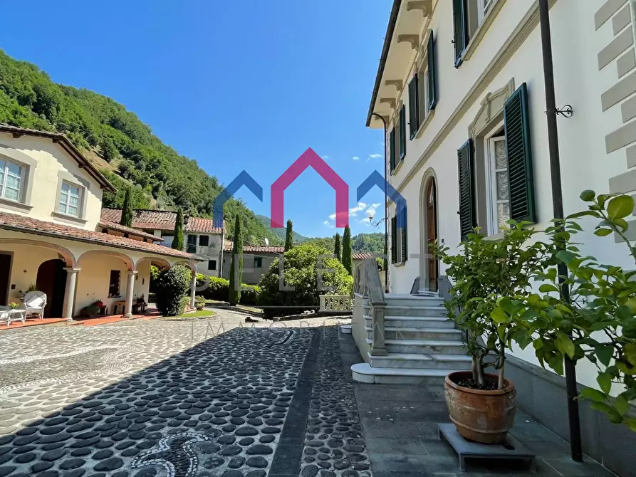 Immagine 10 di Villa in vendita  a Bagni Di Lucca
