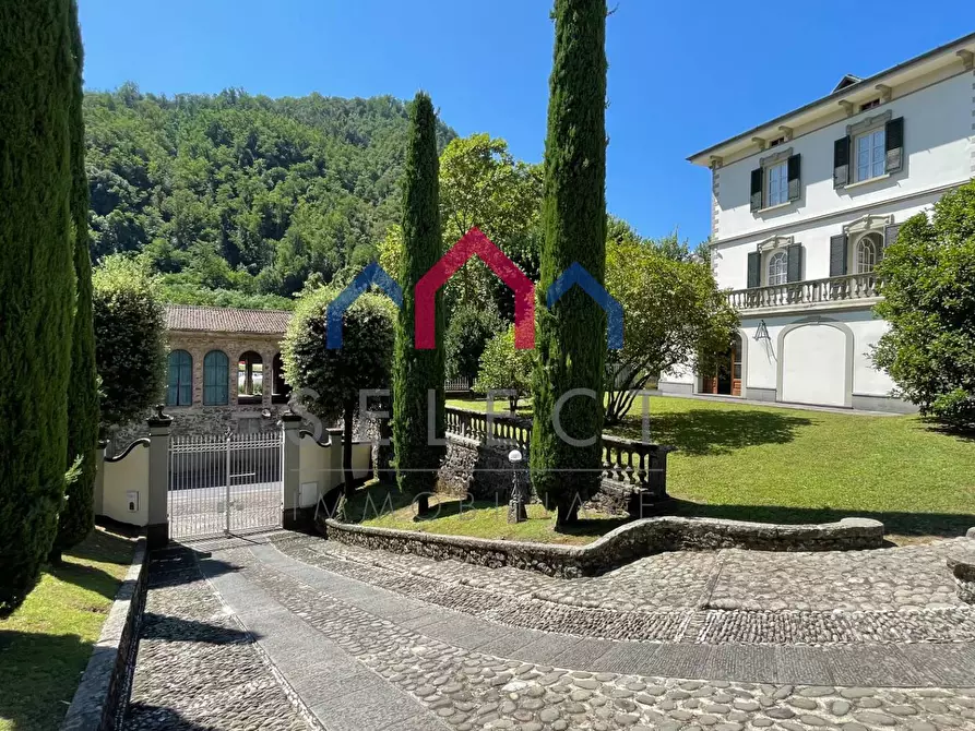 Immagine 3 di Villa in vendita  a Bagni Di Lucca