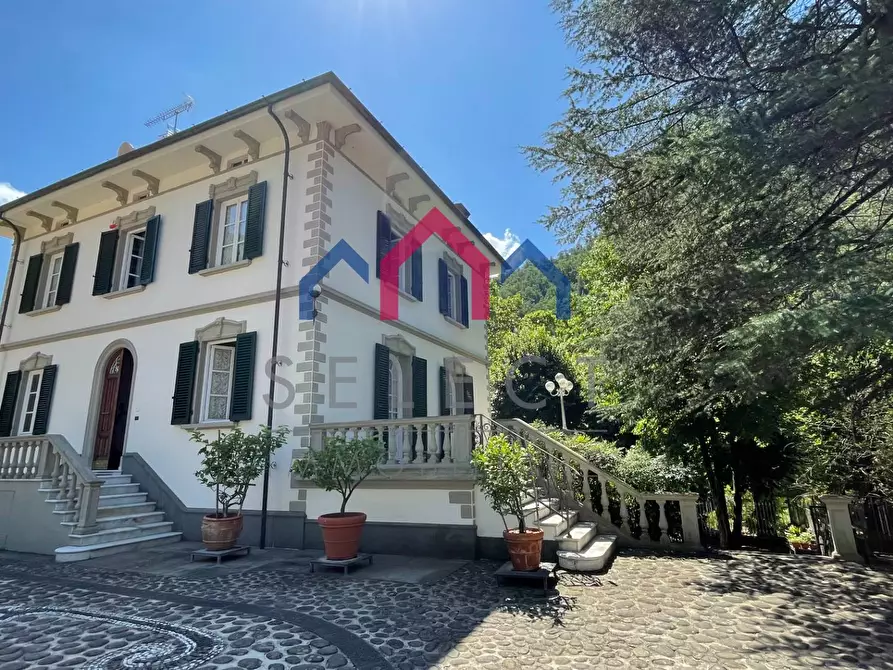 Immagine 6 di Villa in vendita  a Bagni Di Lucca