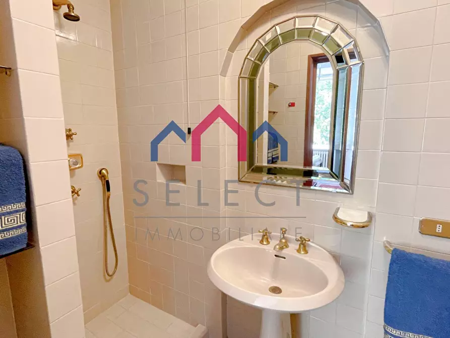 Immagine 40 di Villa in vendita  a Bagni Di Lucca