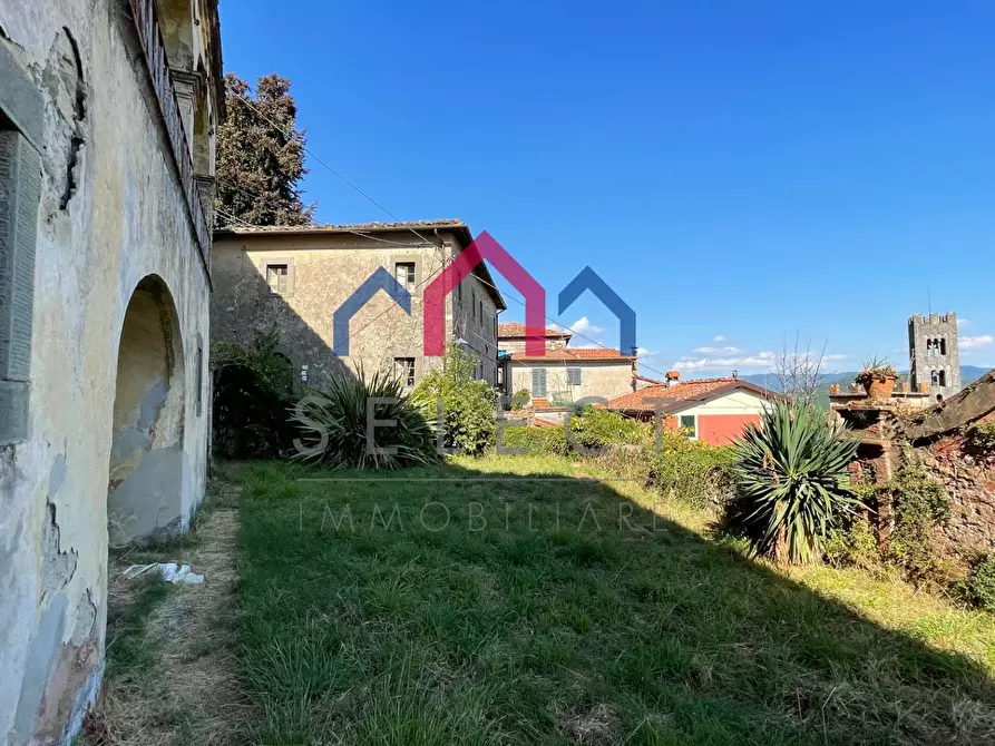 Immagine 91 di Villa in vendita  a Pescaglia