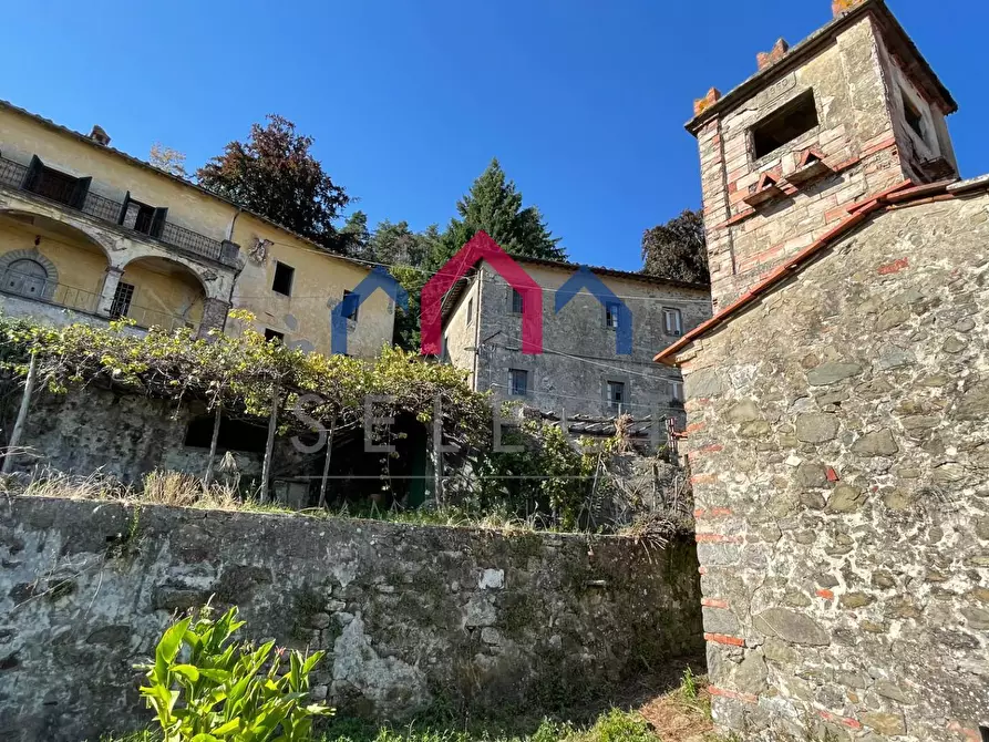 Immagine 110 di Villa in vendita  a Pescaglia