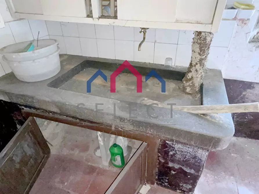 Immagine 37 di Villa in vendita  a Pescaglia