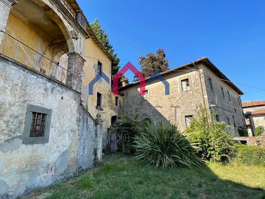 Immagine 111 di Villa in vendita  a Pescaglia