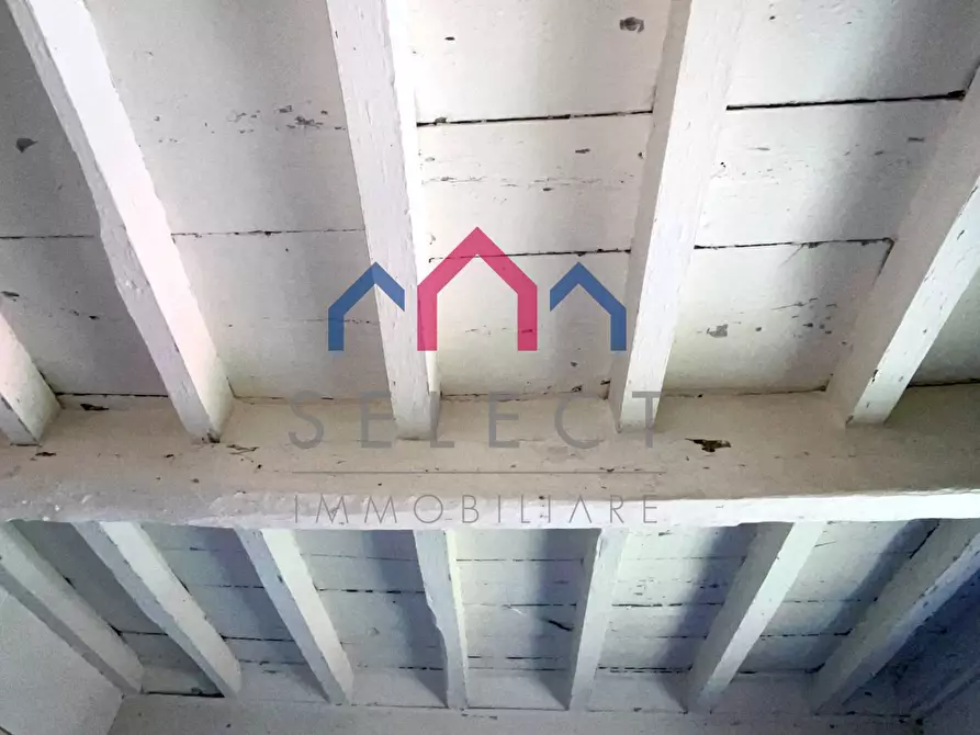 Immagine 52 di Villa in vendita  a Pescaglia