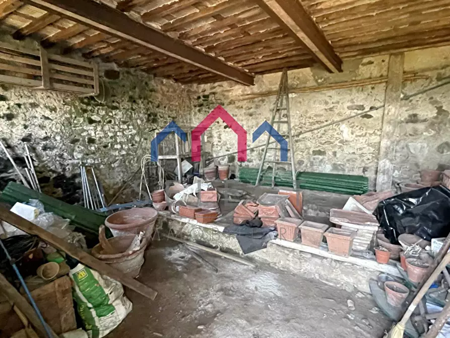 Immagine 76 di Villa in vendita  a Pescaglia