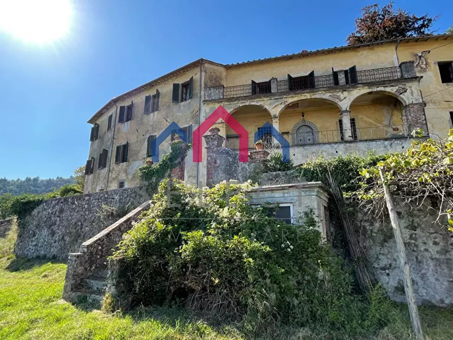 Immagine 3 di Villa in vendita  a Pescaglia