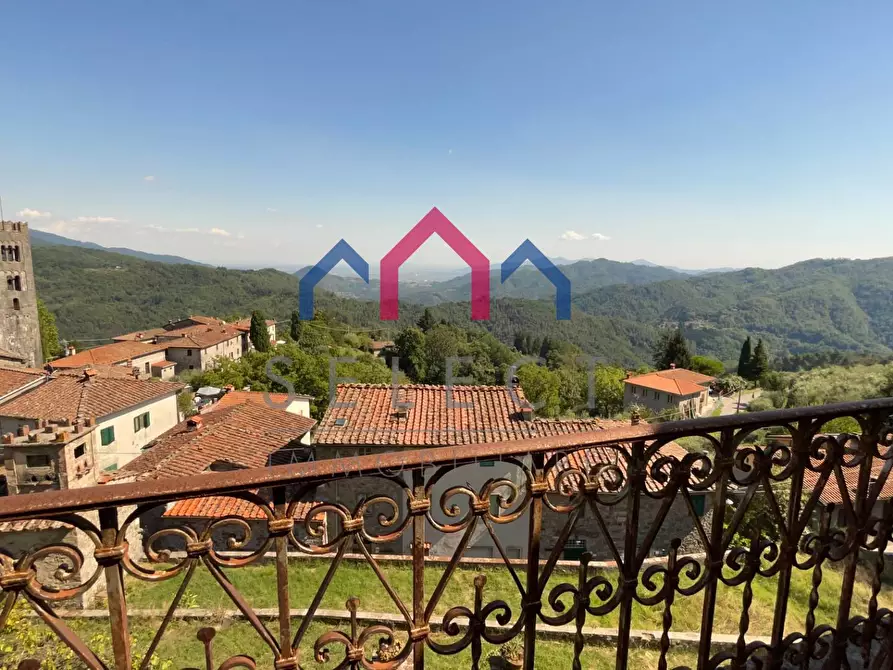 Immagine 2 di Villa in vendita  a Pescaglia