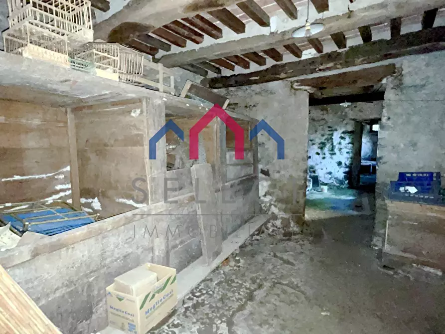 Immagine 71 di Villa in vendita  a Pescaglia