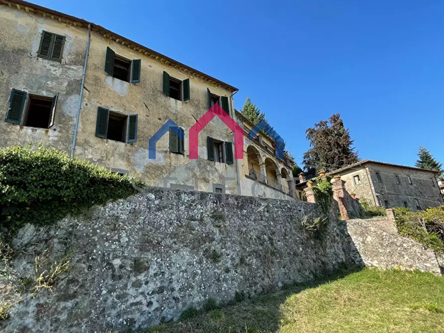 Immagine 81 di Villa in vendita  a Pescaglia