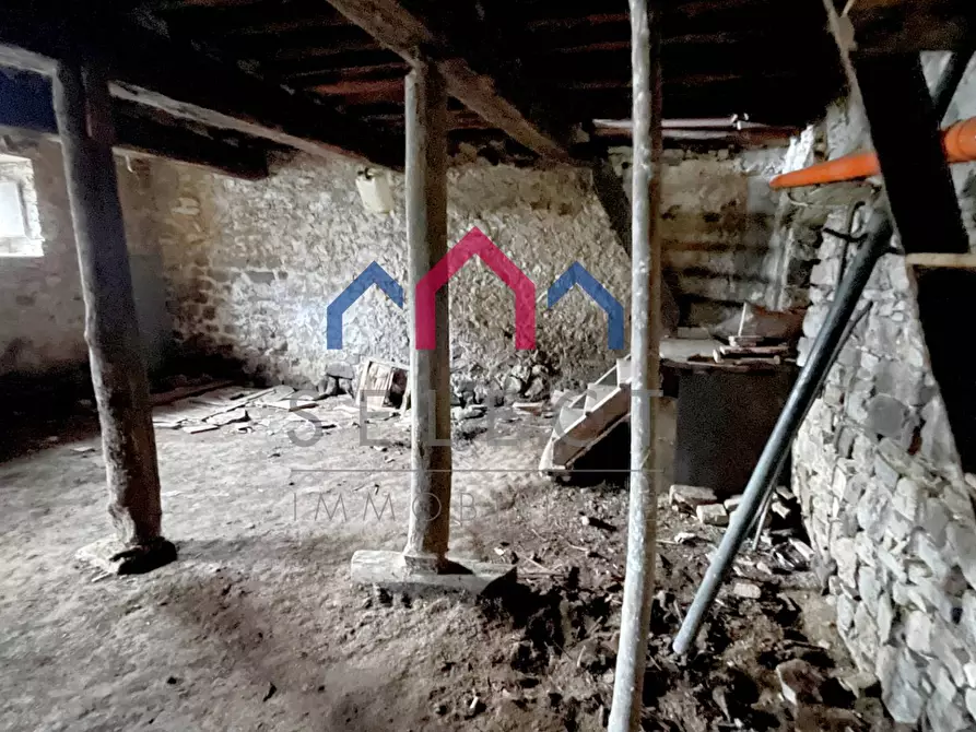 Immagine 44 di Terratetto in vendita  a Borgo A Mozzano