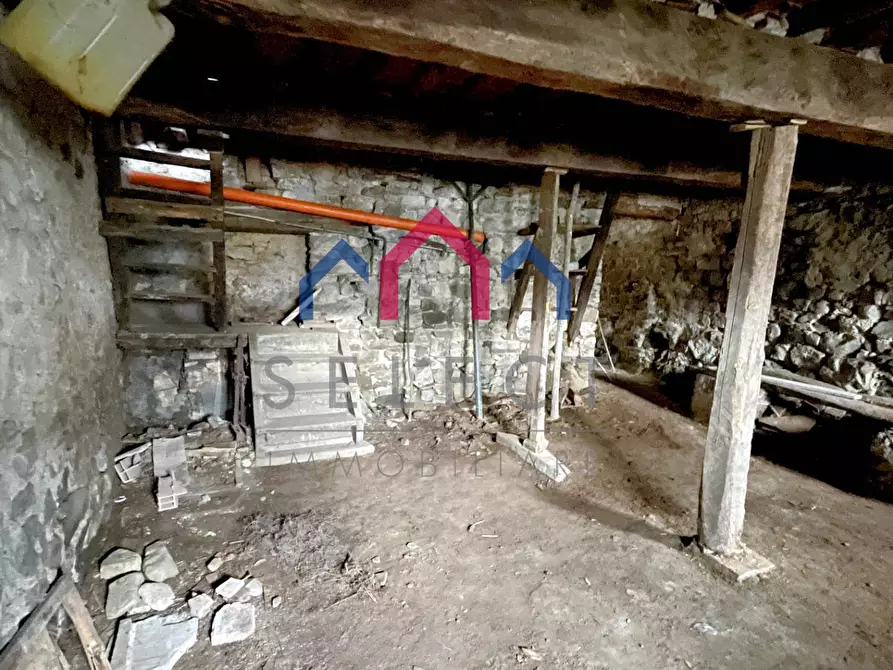 Immagine 41 di Terratetto in vendita  a Borgo A Mozzano