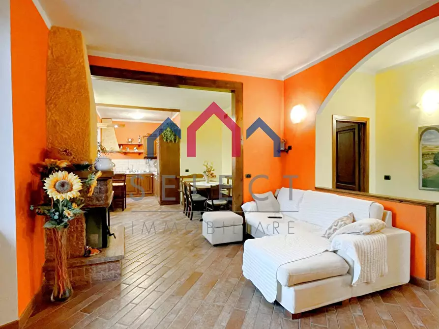 Immagine 10 di Appartamento in vendita  a Borgo A Mozzano