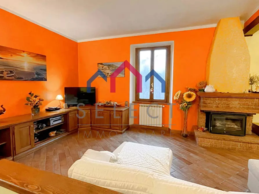 Immagine 5 di Appartamento in vendita  a Borgo A Mozzano