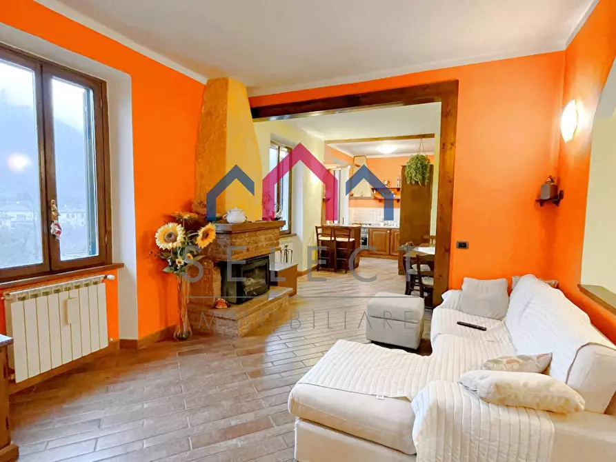 Immagine 7 di Appartamento in vendita  a Borgo A Mozzano