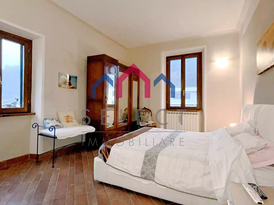 Immagine 22 di Appartamento in vendita  a Borgo A Mozzano