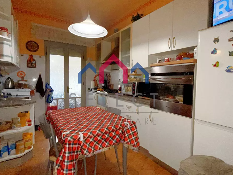 Immagine 10 di Villa in vendita  a Bagni Di Lucca