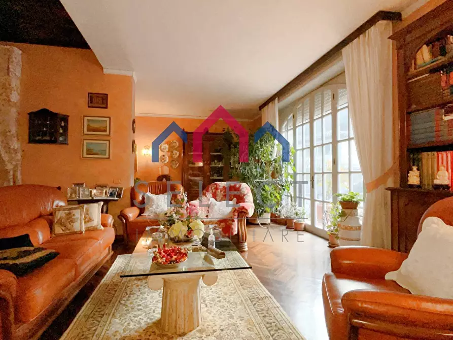 Immagine 7 di Villa in vendita  a Bagni Di Lucca