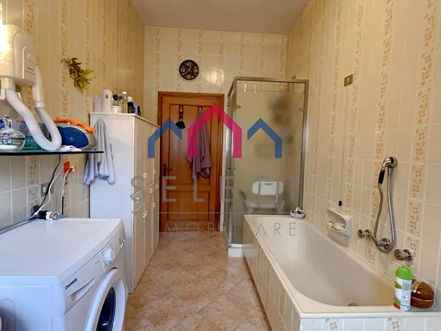 Immagine 15 di Villa in vendita  a Bagni Di Lucca