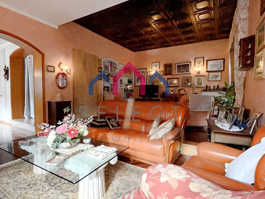 Immagine 8 di Villa in vendita  a Bagni Di Lucca