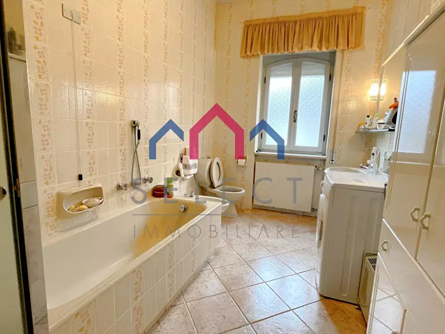 Immagine 14 di Villa in vendita  a Bagni Di Lucca