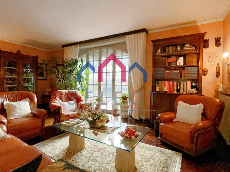 Immagine 6 di Villa in vendita  a Bagni Di Lucca