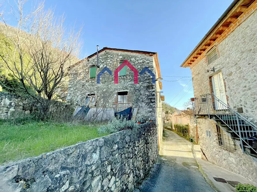 Immagine 10 di Appartamento in vendita  a Borgo A Mozzano