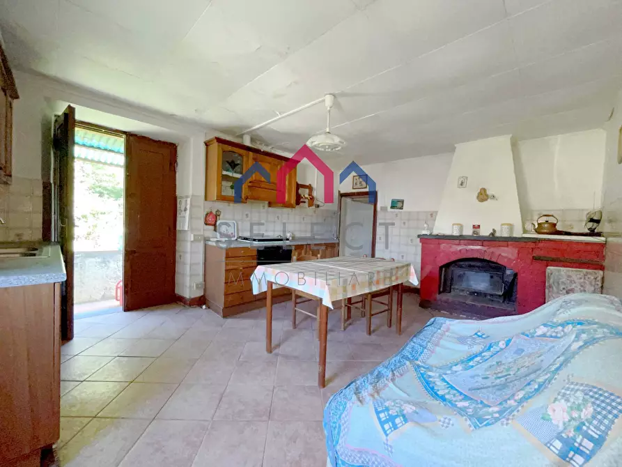 Immagine 15 di Appartamento in vendita  a Borgo A Mozzano