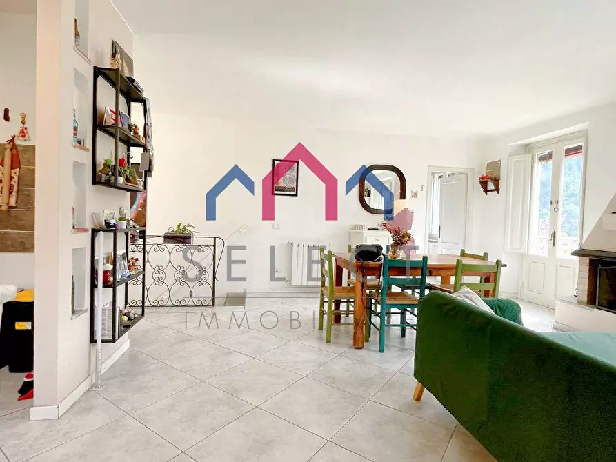 Immagine 11 di Appartamento in vendita  a Borgo A Mozzano