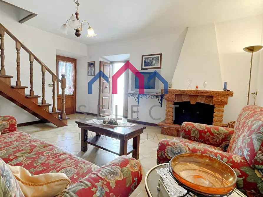 Immagine 1 di Terratetto in vendita  a Bagni Di Lucca