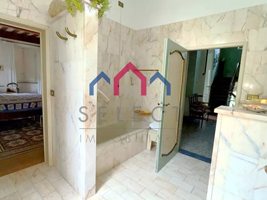 Immagine 76 di Villa in vendita  a Bagni Di Lucca