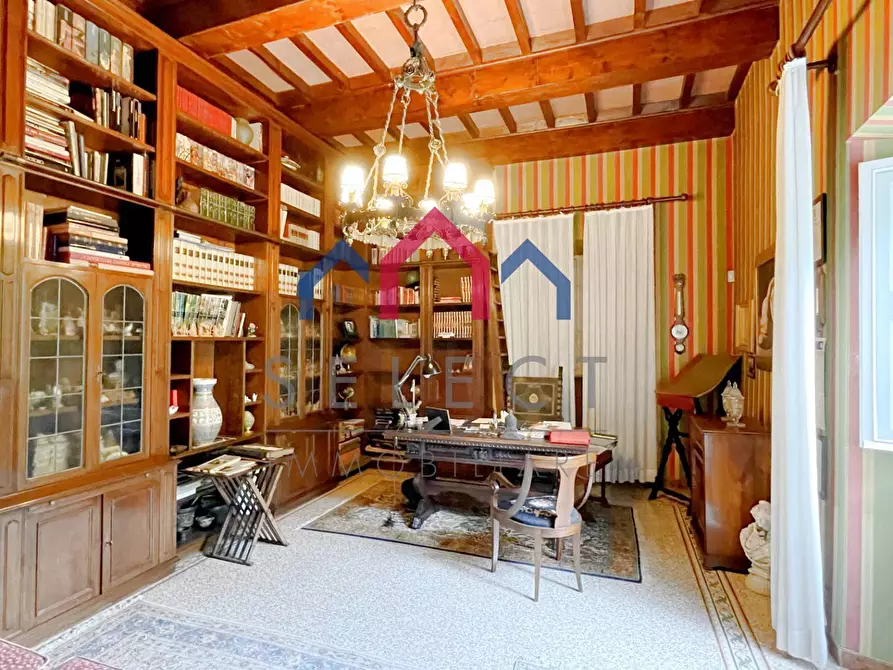 Immagine 2 di Villa in vendita  a Bagni Di Lucca