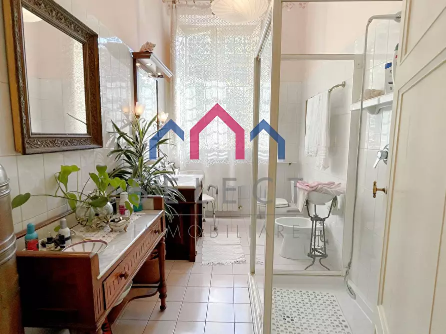 Immagine 26 di Villa in vendita  a Bagni Di Lucca