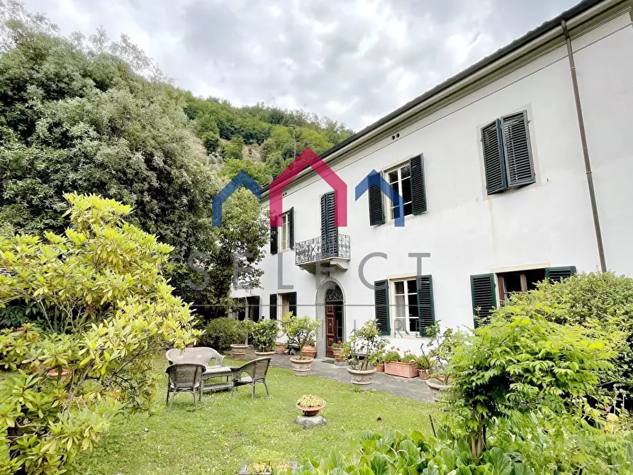 Immagine 1 di Villa in vendita  a Bagni Di Lucca