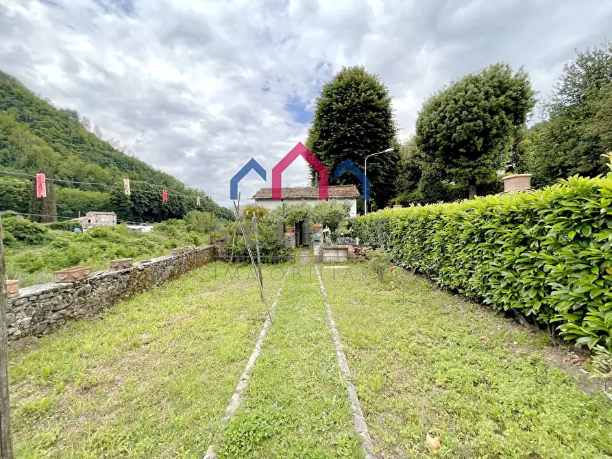 Immagine 101 di Villa in vendita  a Bagni Di Lucca