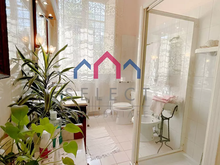 Immagine 27 di Villa in vendita  a Bagni Di Lucca