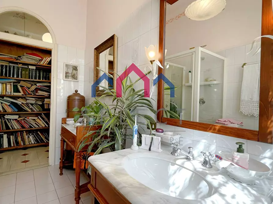 Immagine 29 di Villa in vendita  a Bagni Di Lucca
