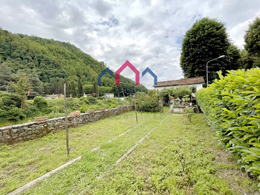 Immagine 100 di Villa in vendita  a Bagni Di Lucca