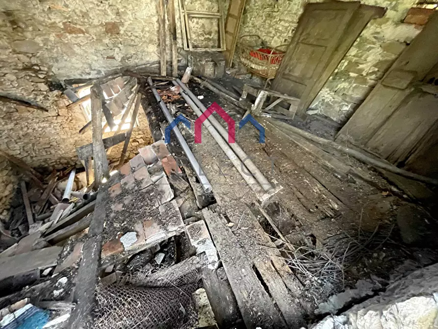 Immagine 20 di Rustico / casale in vendita  a Pescaglia