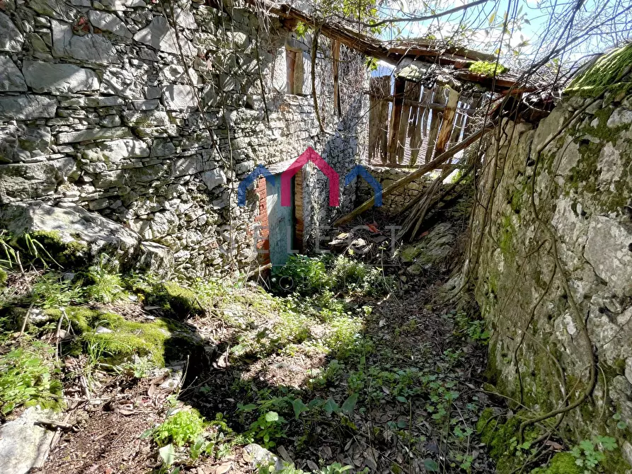 Immagine 26 di Rustico / casale in vendita  a Pescaglia