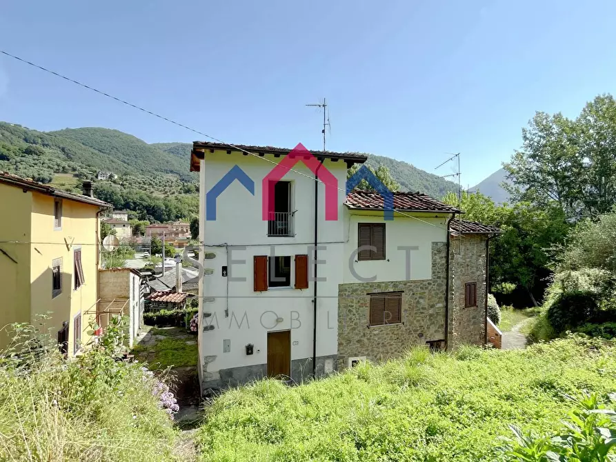 casa indipendente in vendita a Borgo a Mozzano in zona Valdottavo