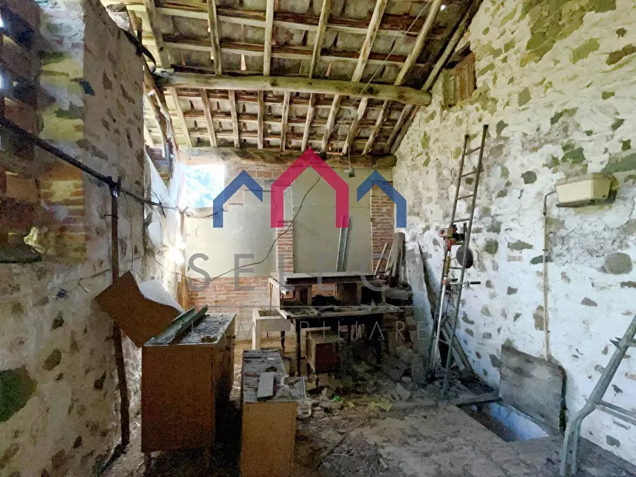 Immagine 48 di Rustico / casale in vendita  a Borgo A Mozzano