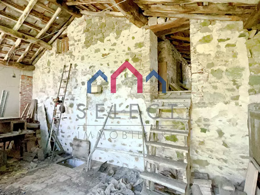 Immagine 47 di Rustico / casale in vendita  a Borgo A Mozzano