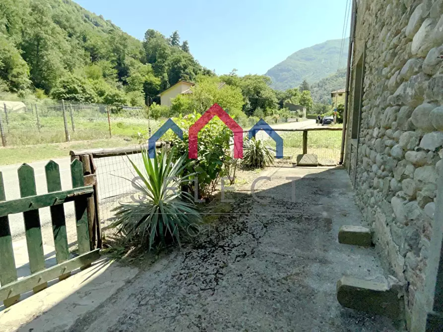 Immagine 38 di Casa indipendente in vendita  a Bagni Di Lucca
