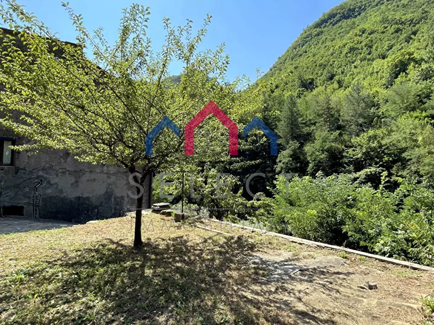 Immagine 10 di Casa indipendente in vendita  a Bagni Di Lucca