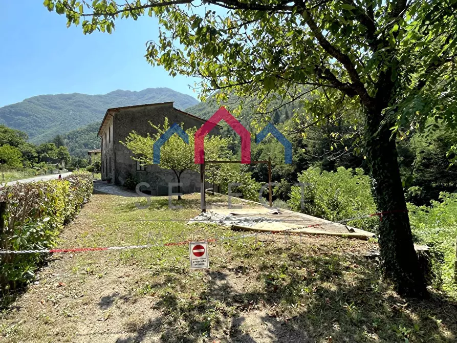 Immagine 4 di Casa indipendente in vendita  a Bagni Di Lucca